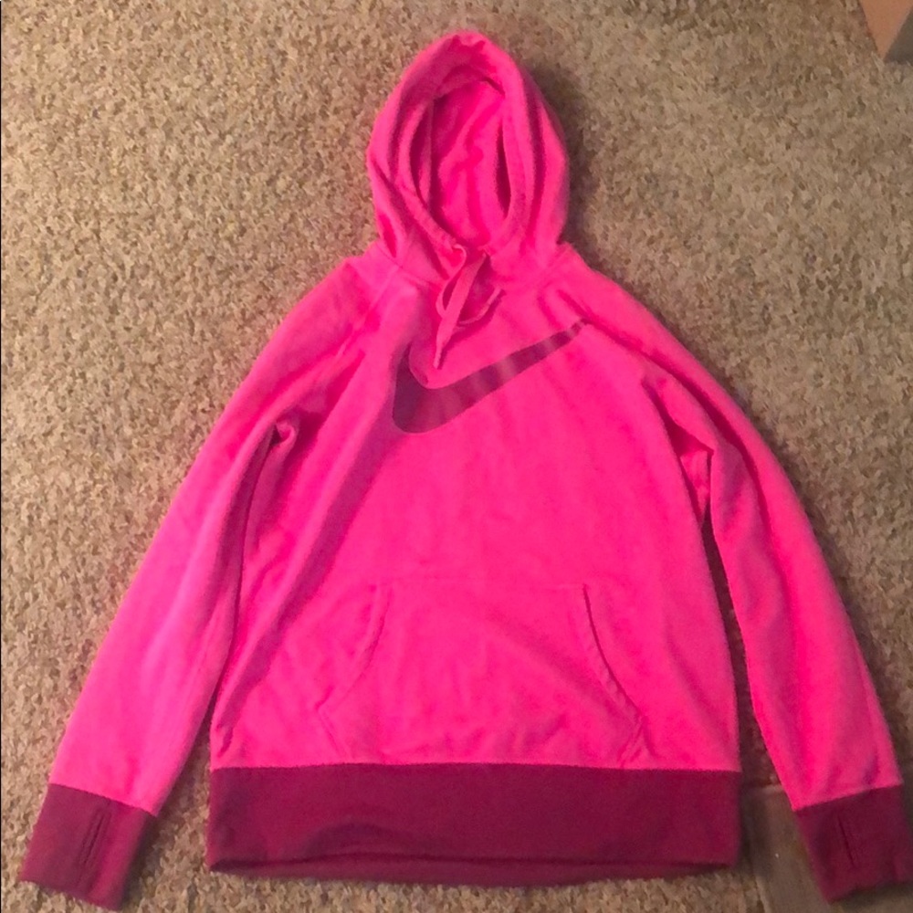 Women’s Nike therma- fit hoodie
